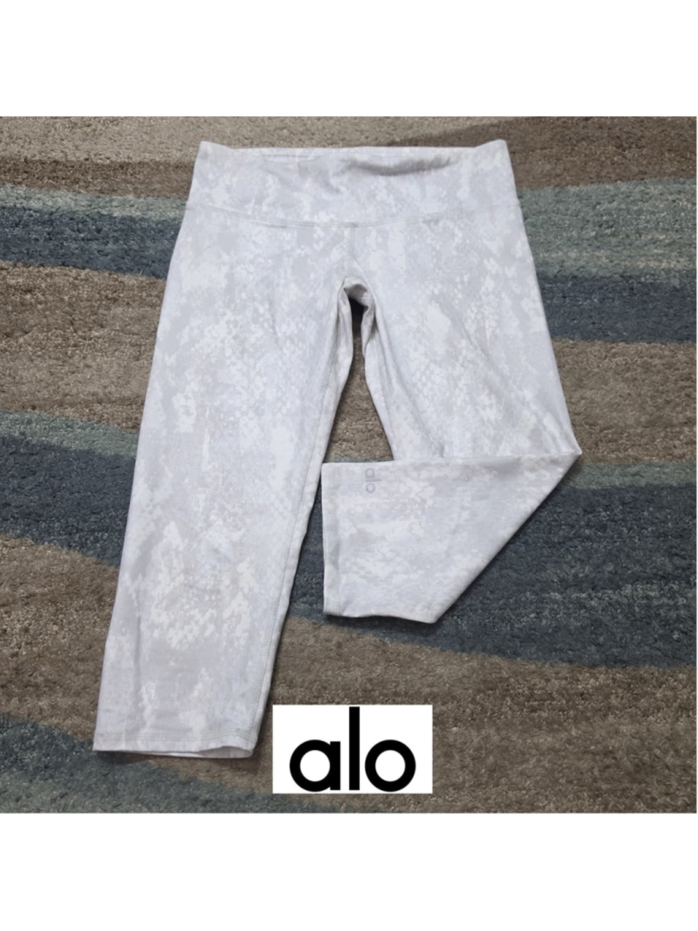 Alo Yoga Womens Cropped Leggings Gray Marble Print High Waist Capri Athletic XS